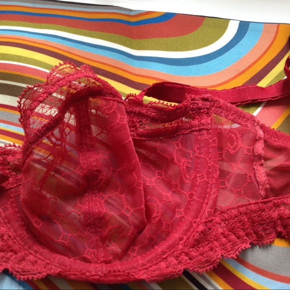 Chantelle lace red bra - Picture 2 of 6